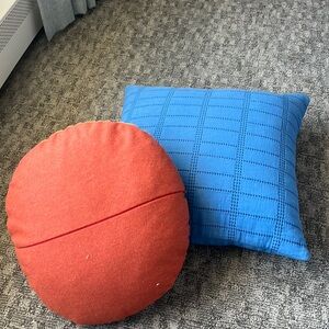 Schoolhouse pillow set